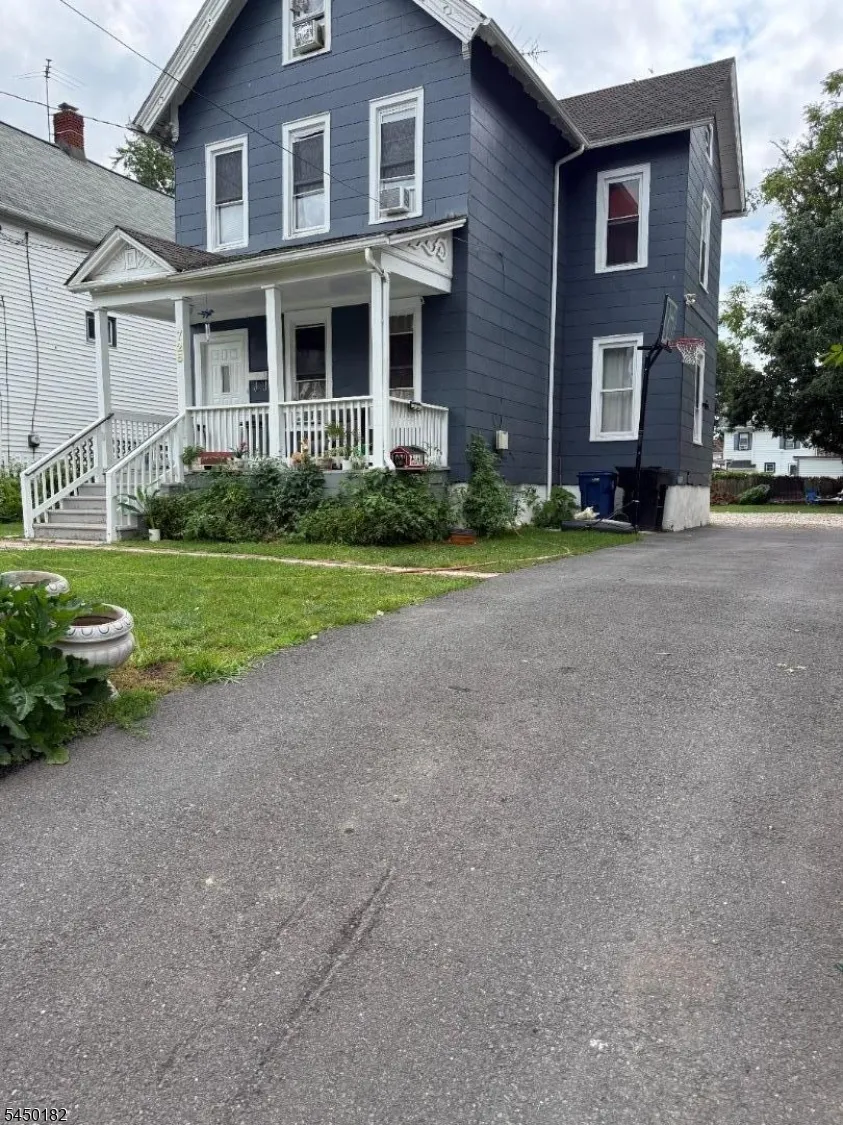 725 W 3rd St Plainfield City, NJ 07060