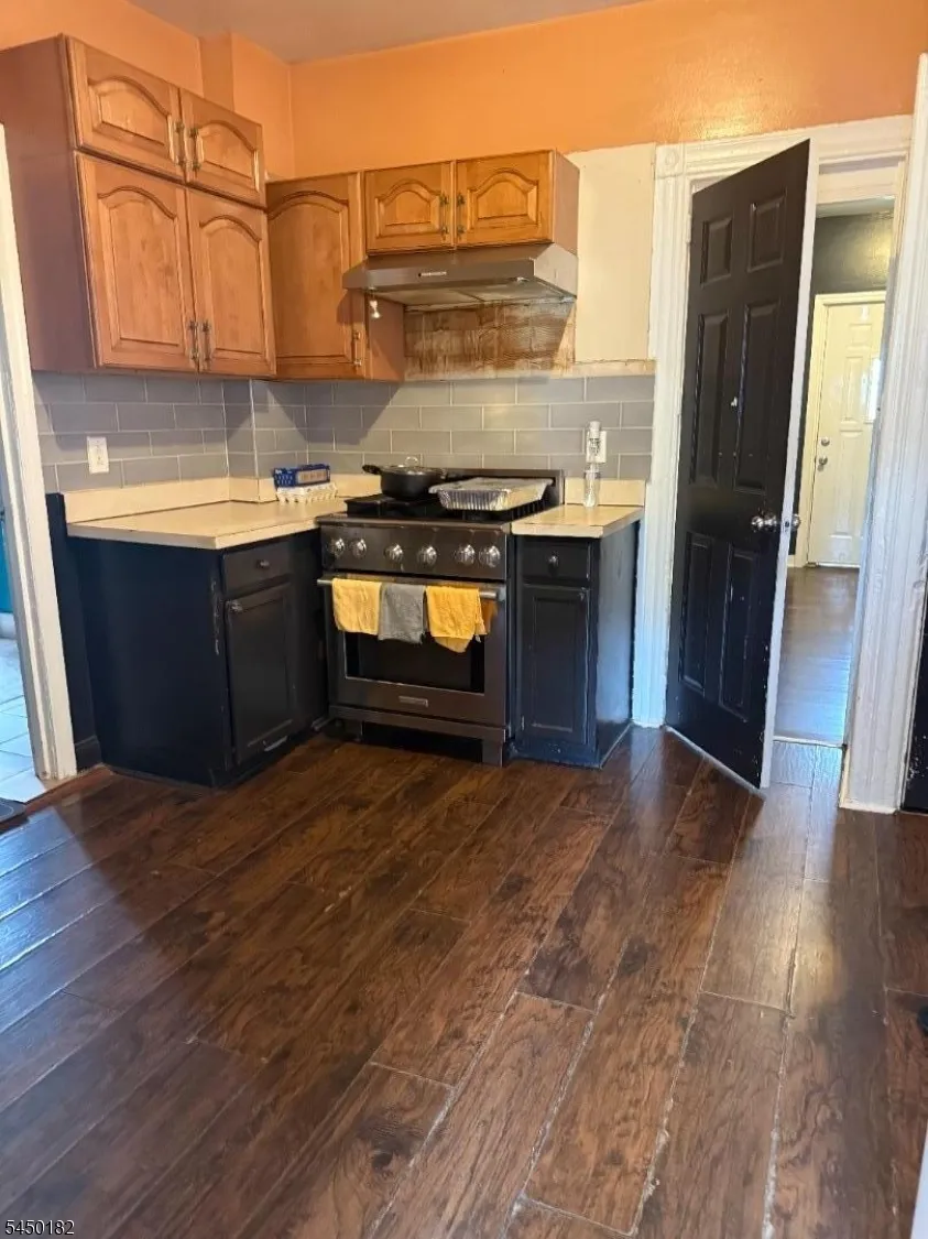 725 W 3rd St Plainfield City, NJ 07060