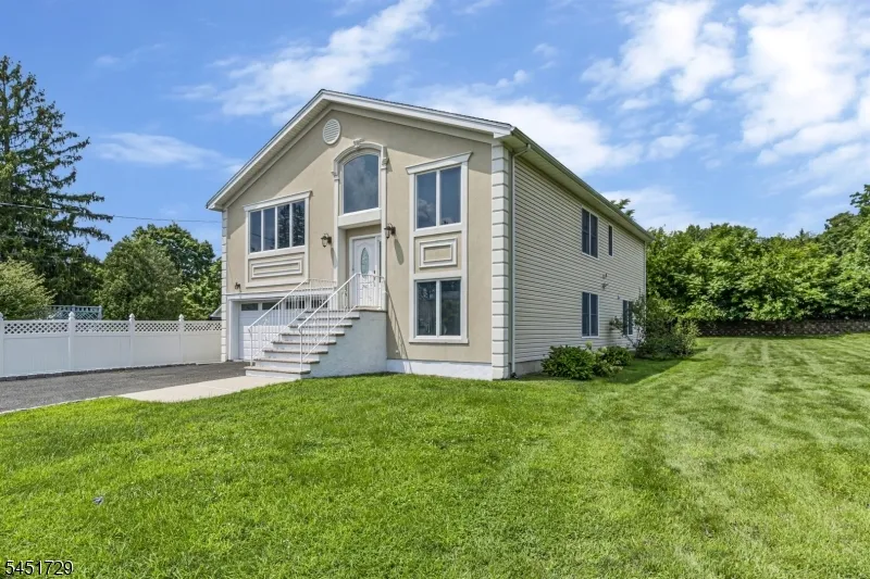740 Hillside Ave Boonton Town, NJ 07005