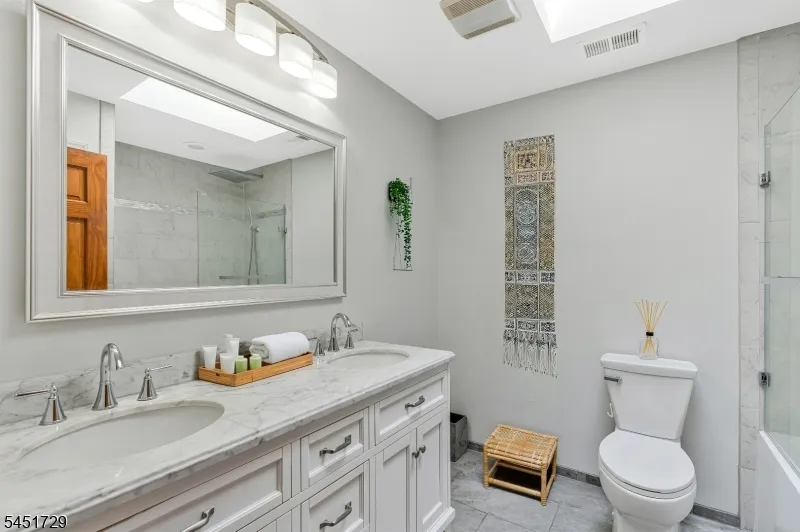 740 Hillside Ave Boonton Town, NJ 07005