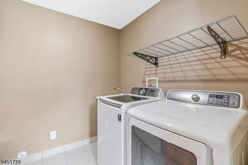 740 Hillside Ave Boonton Town, NJ 07005