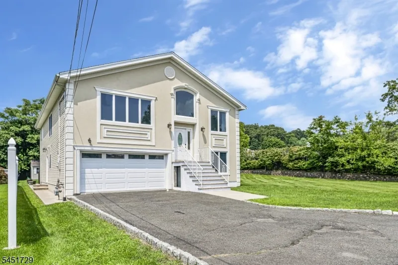 740 Hillside Ave Boonton Town, NJ 07005