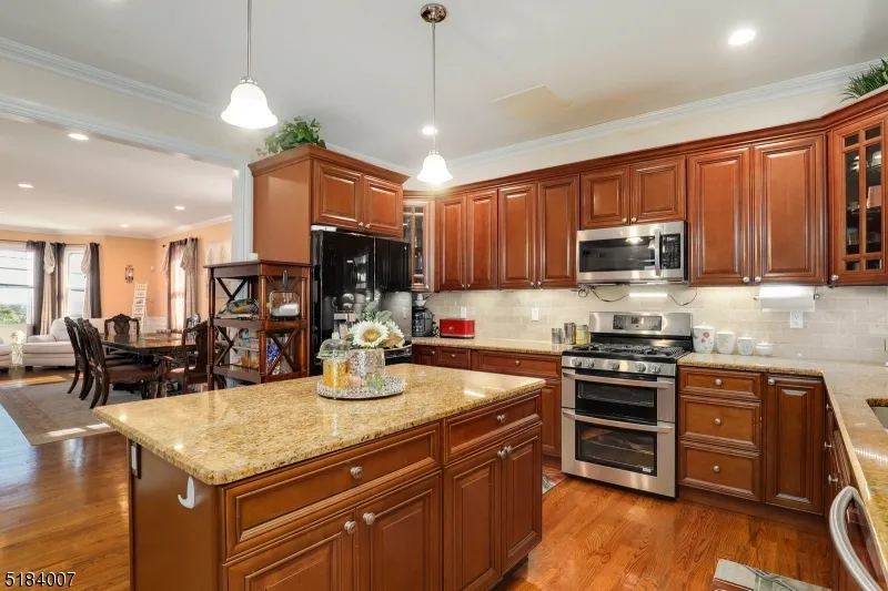 157 Woodridge St Wood-Ridge, NJ 07075