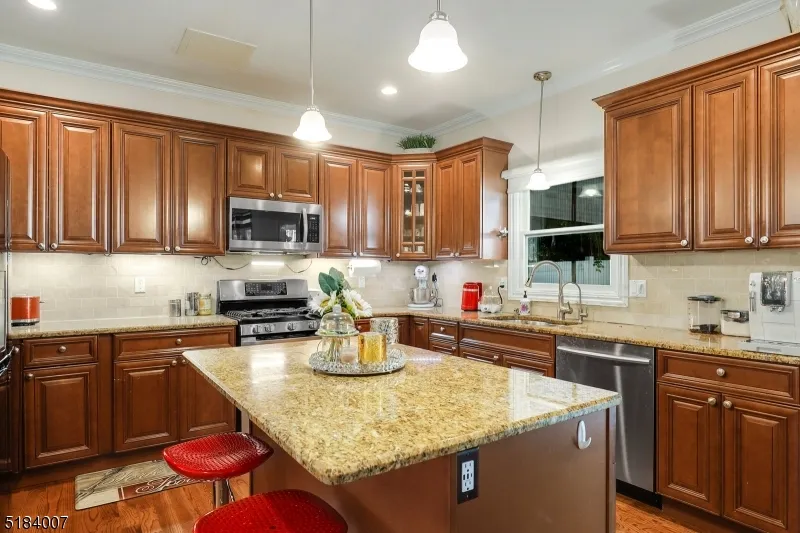157 Woodridge St Wood-Ridge, NJ 07075