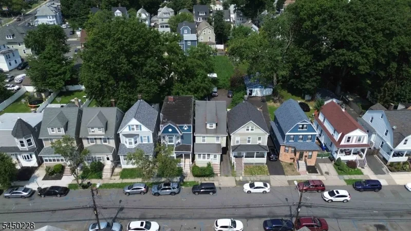 27 Cummings St Irvington, NJ 07111