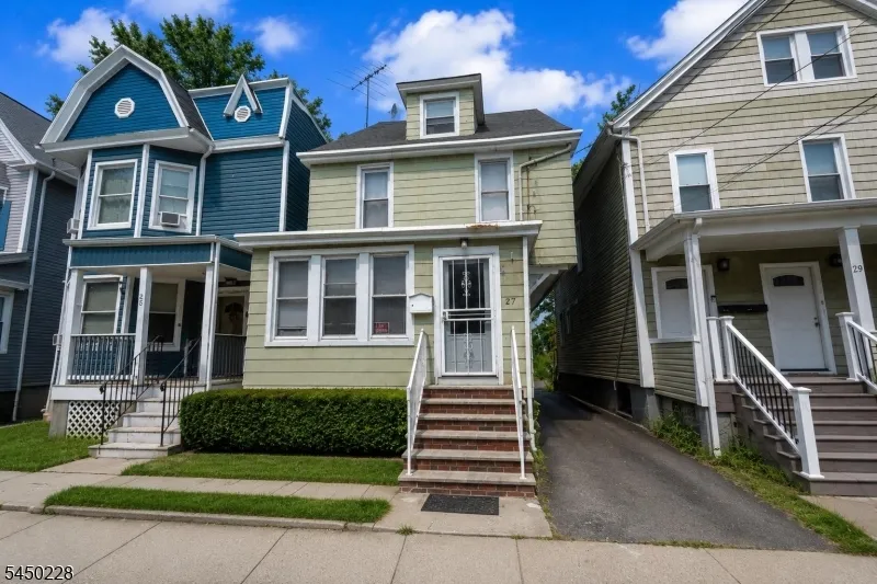 27 Cummings St Irvington, NJ 07111
