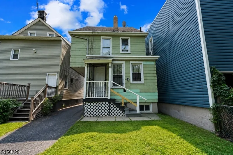 27 Cummings St Irvington, NJ 07111