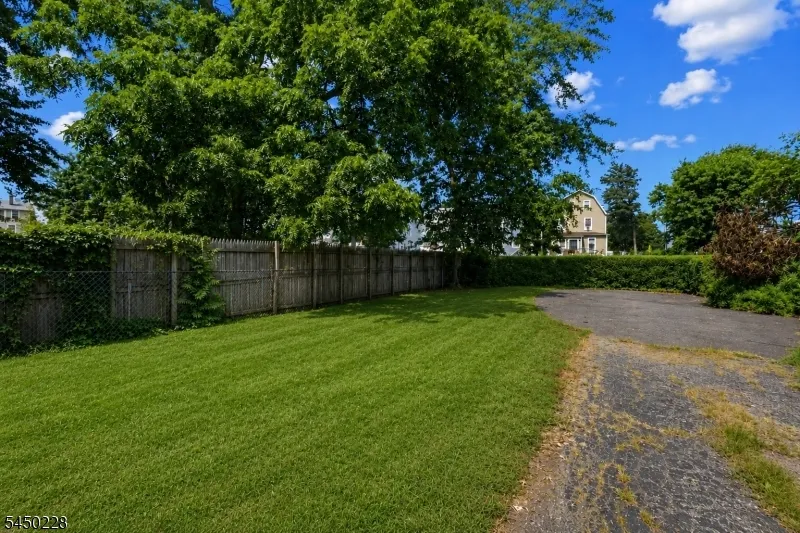 27 Cummings St Irvington, NJ 07111