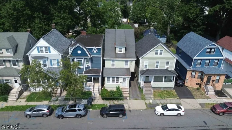 27 Cummings St Irvington, NJ 07111
