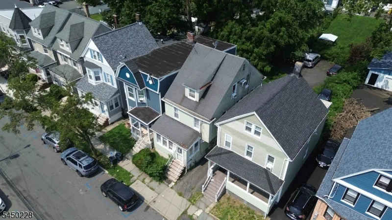 27 Cummings St Irvington, NJ 07111