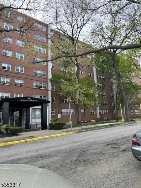 39 E 39Th St #8G Unit 8G Paterson City, NJ 07514