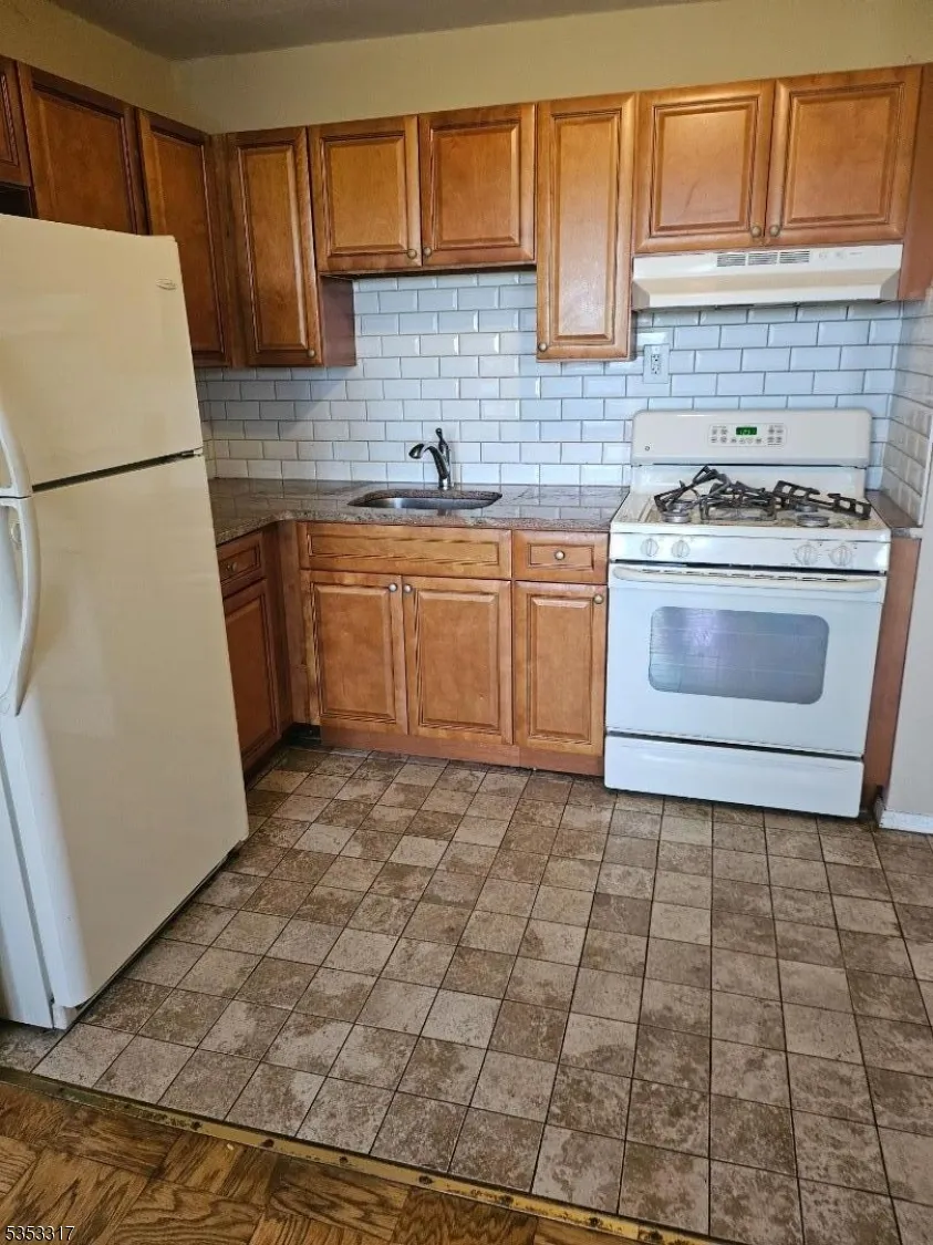 39 E 39Th St #8G Unit 8G Paterson City, NJ 07514