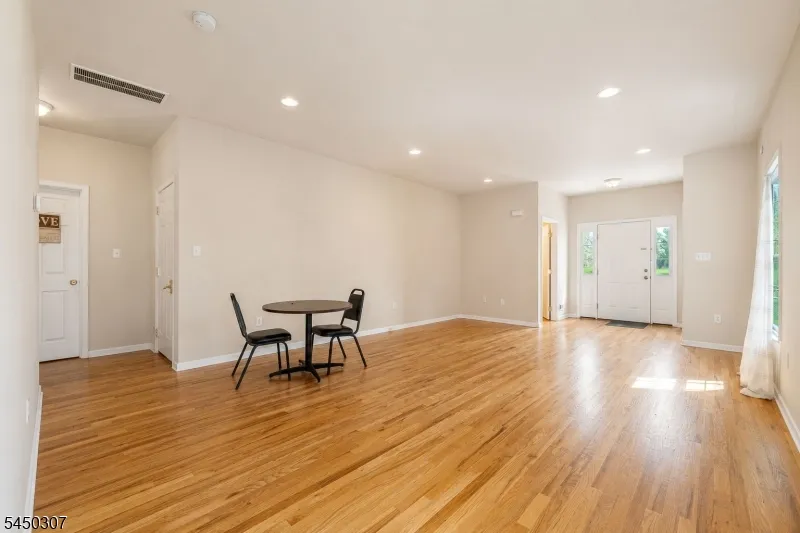 160 Teeple Pl South Plainfield, NJ 07080