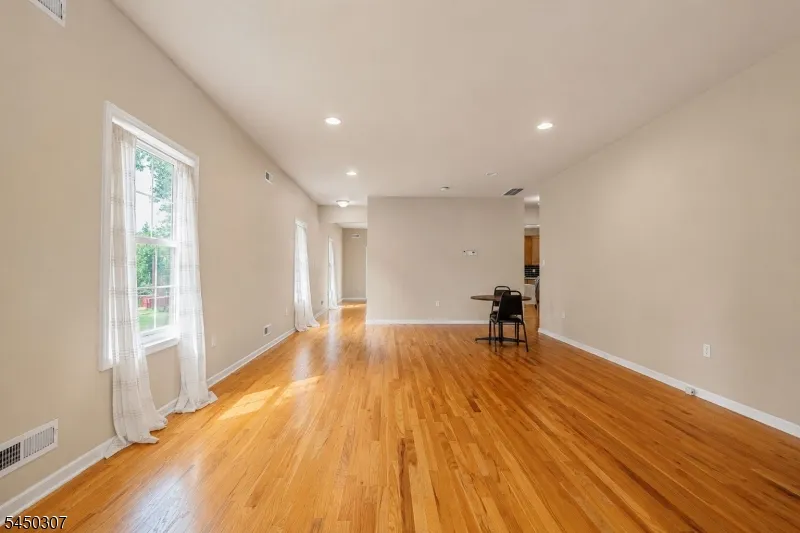 160 Teeple Pl South Plainfield, NJ 07080