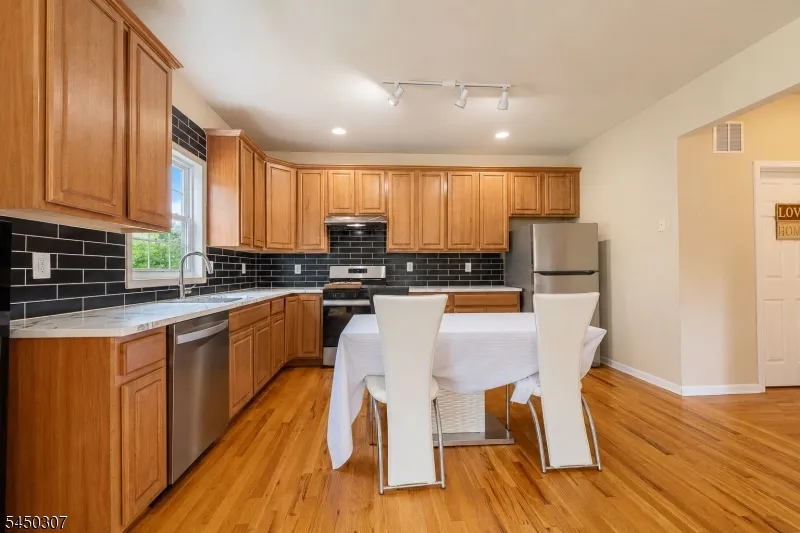 160 Teeple Pl South Plainfield, NJ 07080