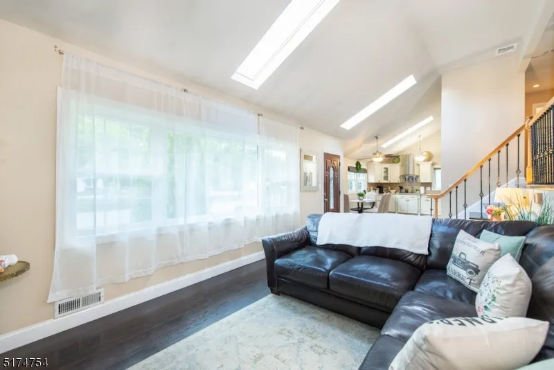 1 Birch Rd Pequannock, NJ 07444