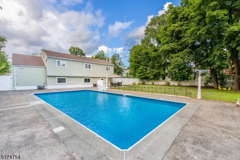 1 Birch Rd Pequannock, NJ 07444