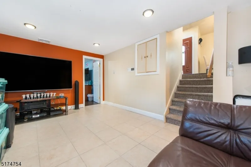 1 Birch Rd Pequannock, NJ 07444