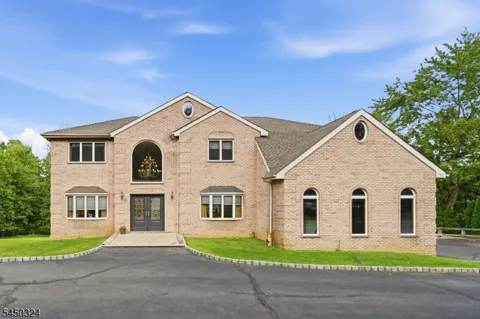 27 Sparrowbush Rd