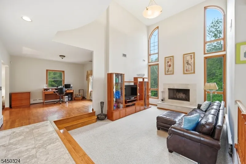 27 Sparrowbush Rd Mahwah, NJ 07430