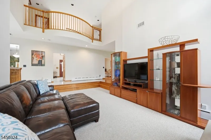 27 Sparrowbush Rd Mahwah, NJ 07430