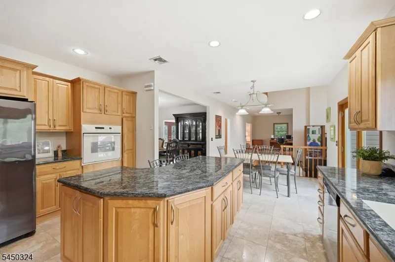 27 Sparrowbush Rd Mahwah, NJ 07430
