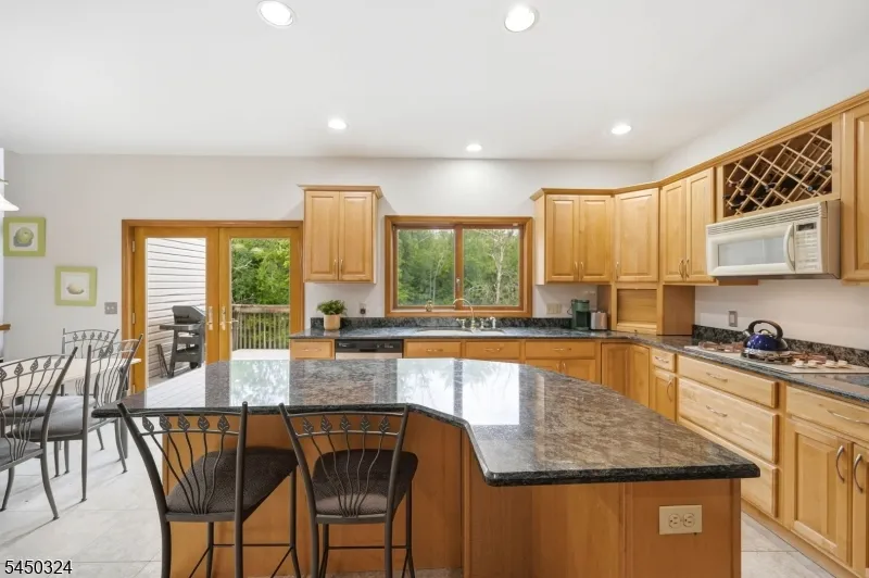27 Sparrowbush Rd Mahwah, NJ 07430