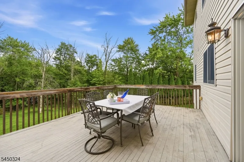 27 Sparrowbush Rd Mahwah, NJ 07430