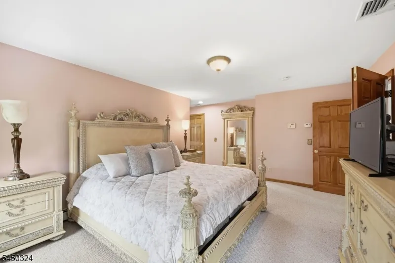 27 Sparrowbush Rd Mahwah, NJ 07430