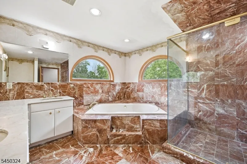 27 Sparrowbush Rd Mahwah, NJ 07430