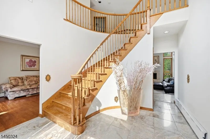 27 Sparrowbush Rd Mahwah, NJ 07430
