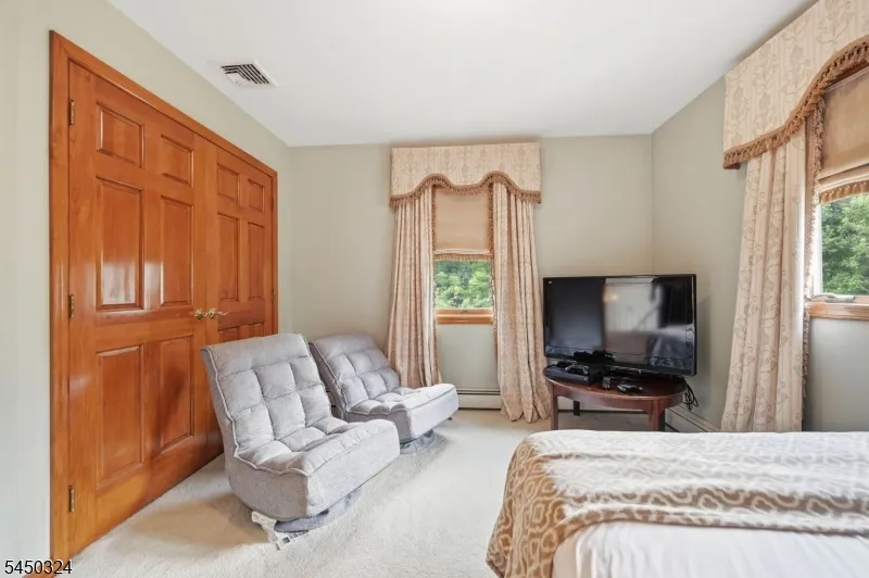 27 Sparrowbush Rd Mahwah, NJ 07430