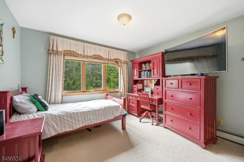 27 Sparrowbush Rd Mahwah, NJ 07430