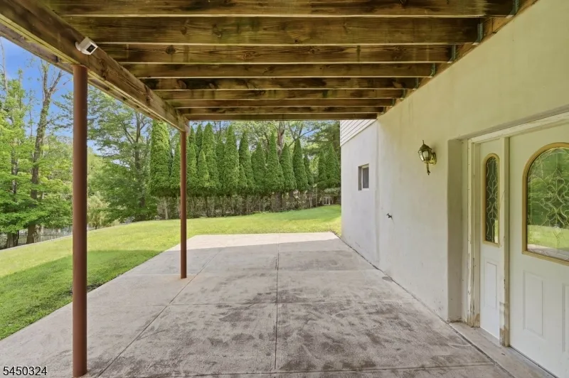 27 Sparrowbush Rd Mahwah, NJ 07430