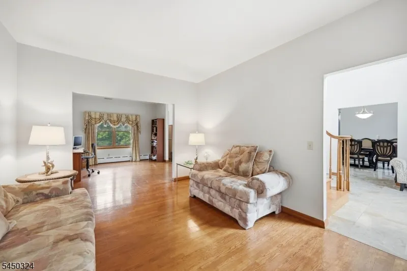 27 Sparrowbush Rd Mahwah, NJ 07430