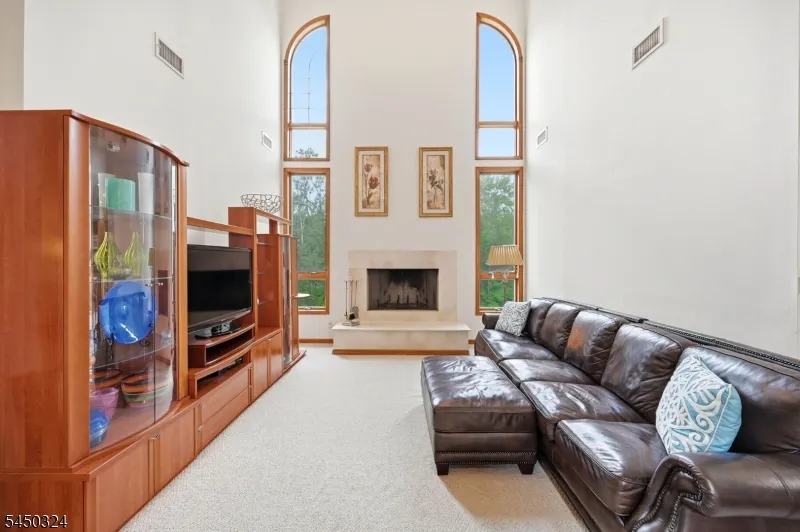 27 Sparrowbush Rd Mahwah, NJ 07430