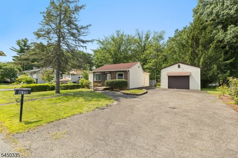 618 Wood Ave North Brunswick, NJ 08902