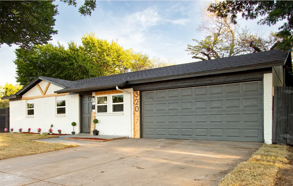 320 SE Gregory Street Burleson, TX 76028