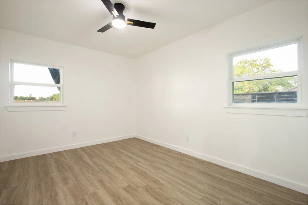 320 SE Gregory Street Burleson, TX 76028