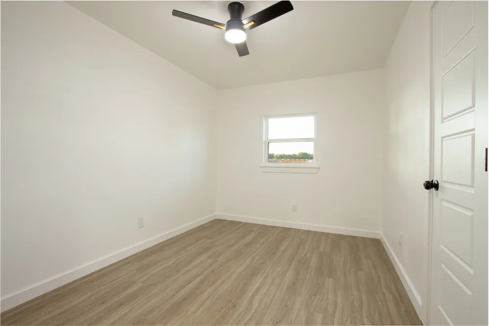 320 SE Gregory Street Burleson, TX 76028