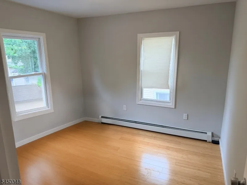 16 Wills Pl Irvington, NJ 07111