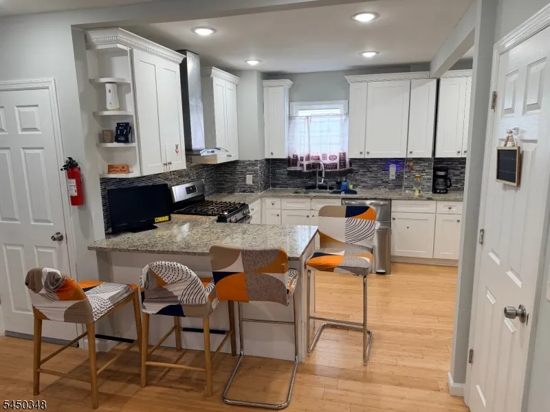 16 Wills Pl Irvington, NJ 07111