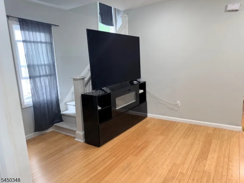 16 Wills Pl Irvington, NJ 07111