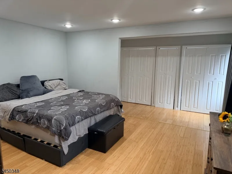 16 Wills Pl Irvington, NJ 07111