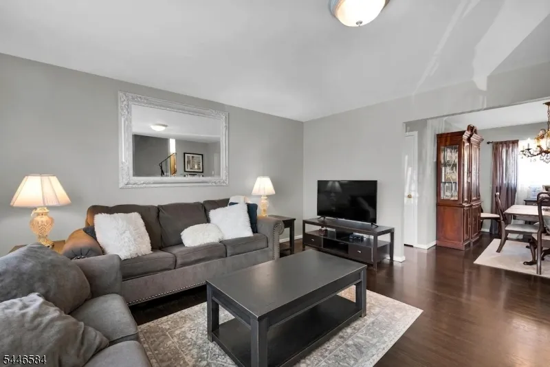 44 Lorrie Ln Clifton City, NJ 07012