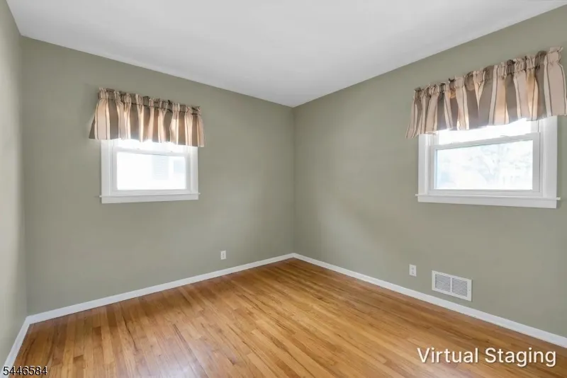 44 Lorrie Ln Clifton City, NJ 07012