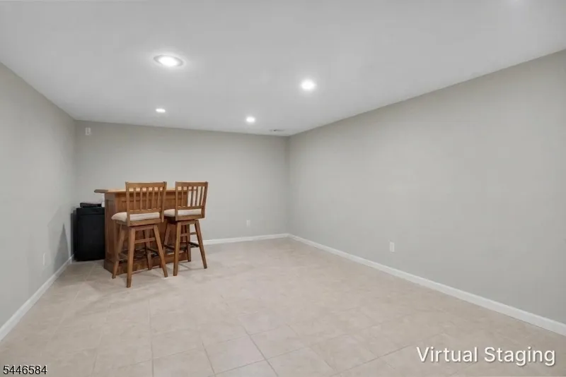 44 Lorrie Ln Clifton City, NJ 07012