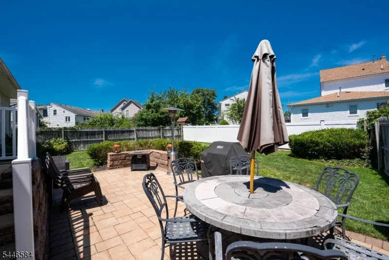 44 Lorrie Ln Clifton City, NJ 07012