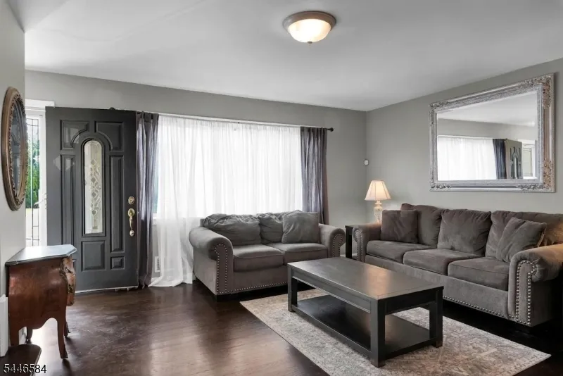 44 Lorrie Ln Clifton City, NJ 07012