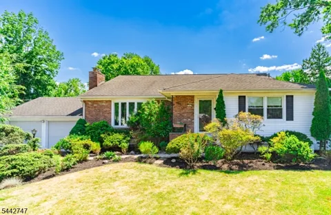 42 Sandy Hill Rd